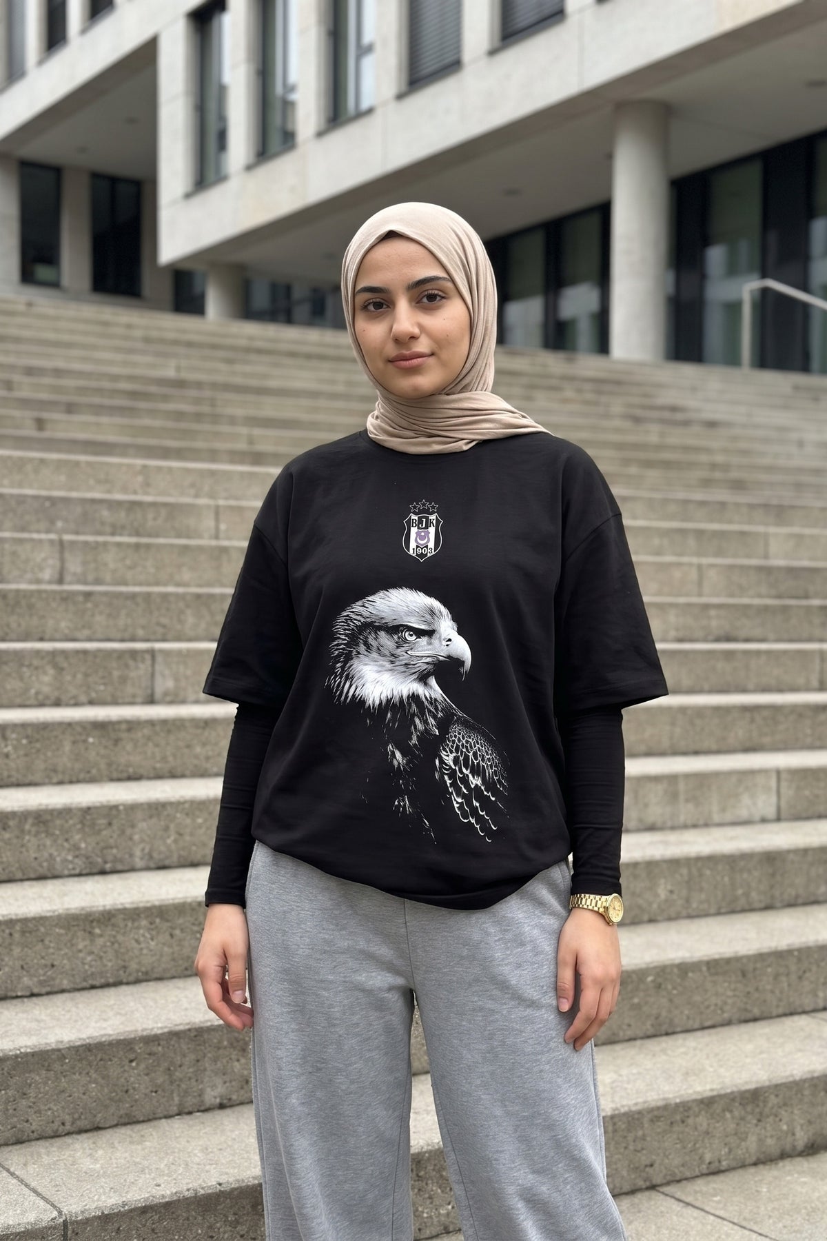 REALSTIL Beşiktaş Oversized T-Shirt Black – Model Damen