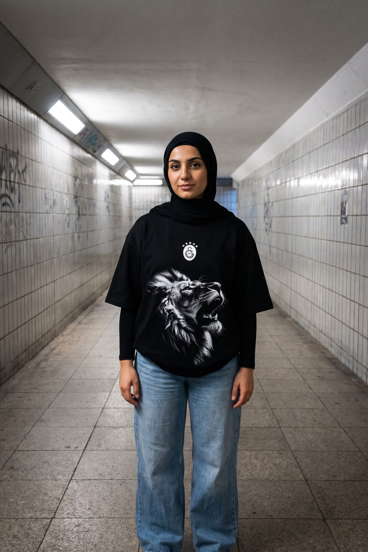 REALSTIL Galatasaray Oversized T-Shirt Black – Model Damen