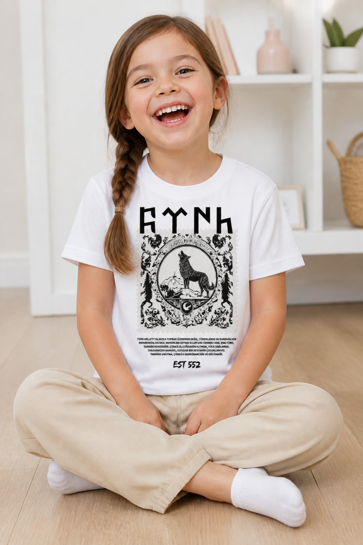 REALSTIL Göktürk Kids T-Shirt – getragen, Weiß