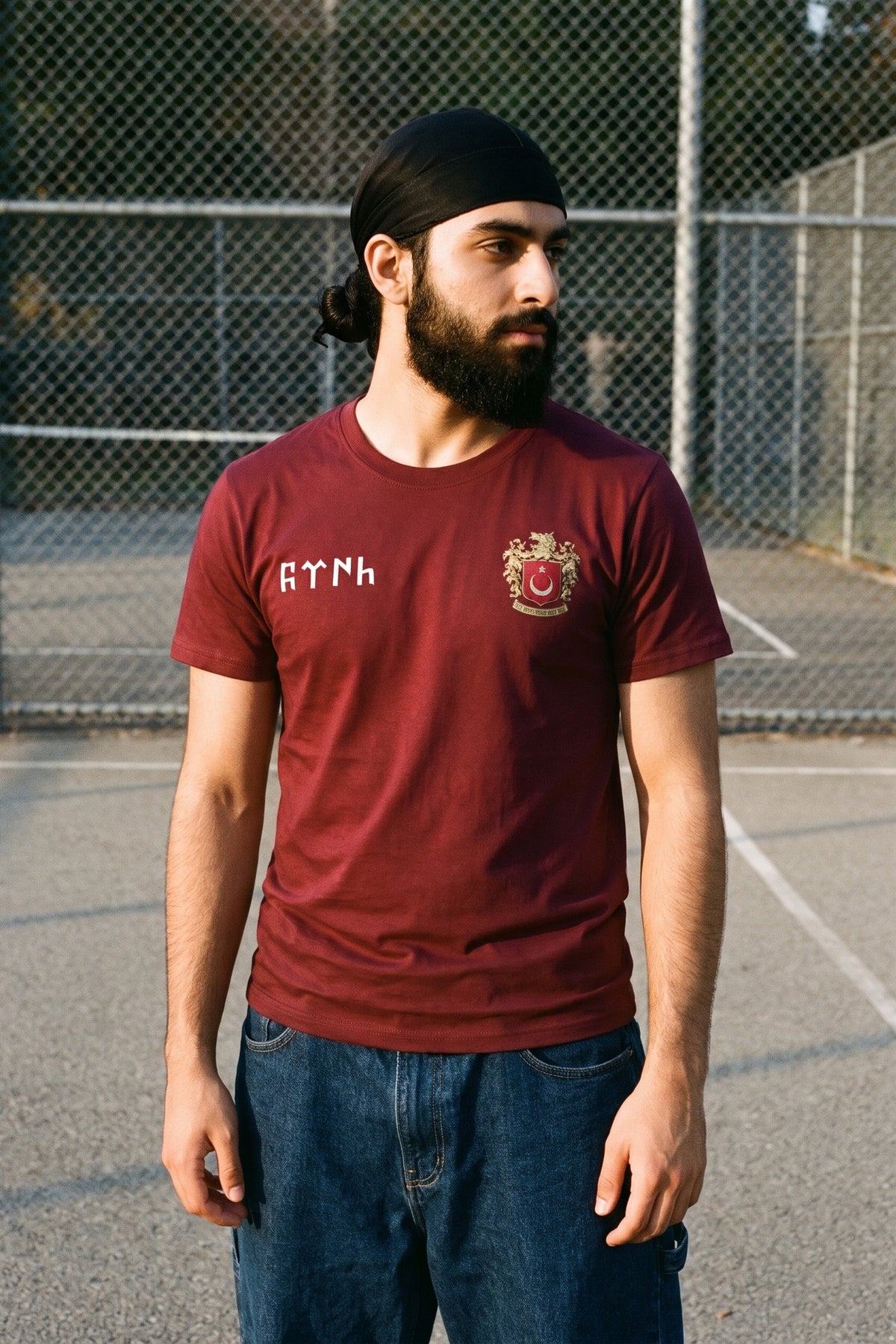 REALSTIL Göktürk Regular Fit T-Shirt Burgundy – Model Herren