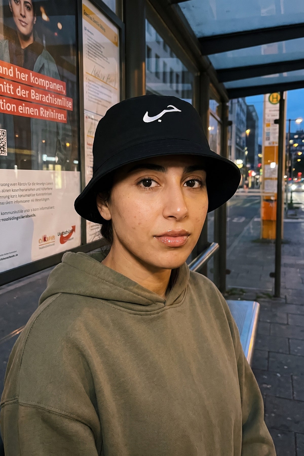 Hubb Bucket Hat – Sevda – Model-Foto