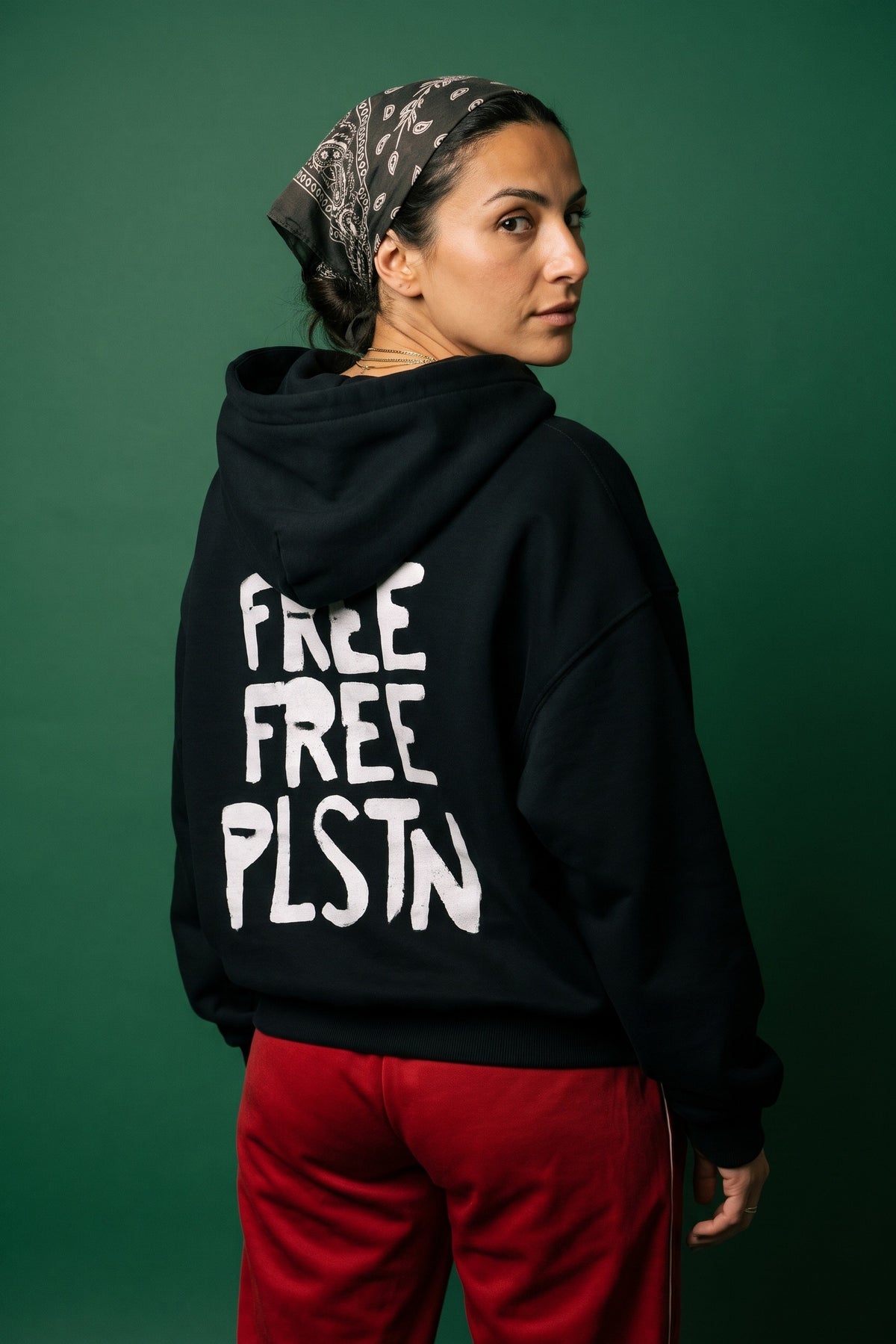 REALSTIL Palestine Oversized Hoodie Black – Model Damen