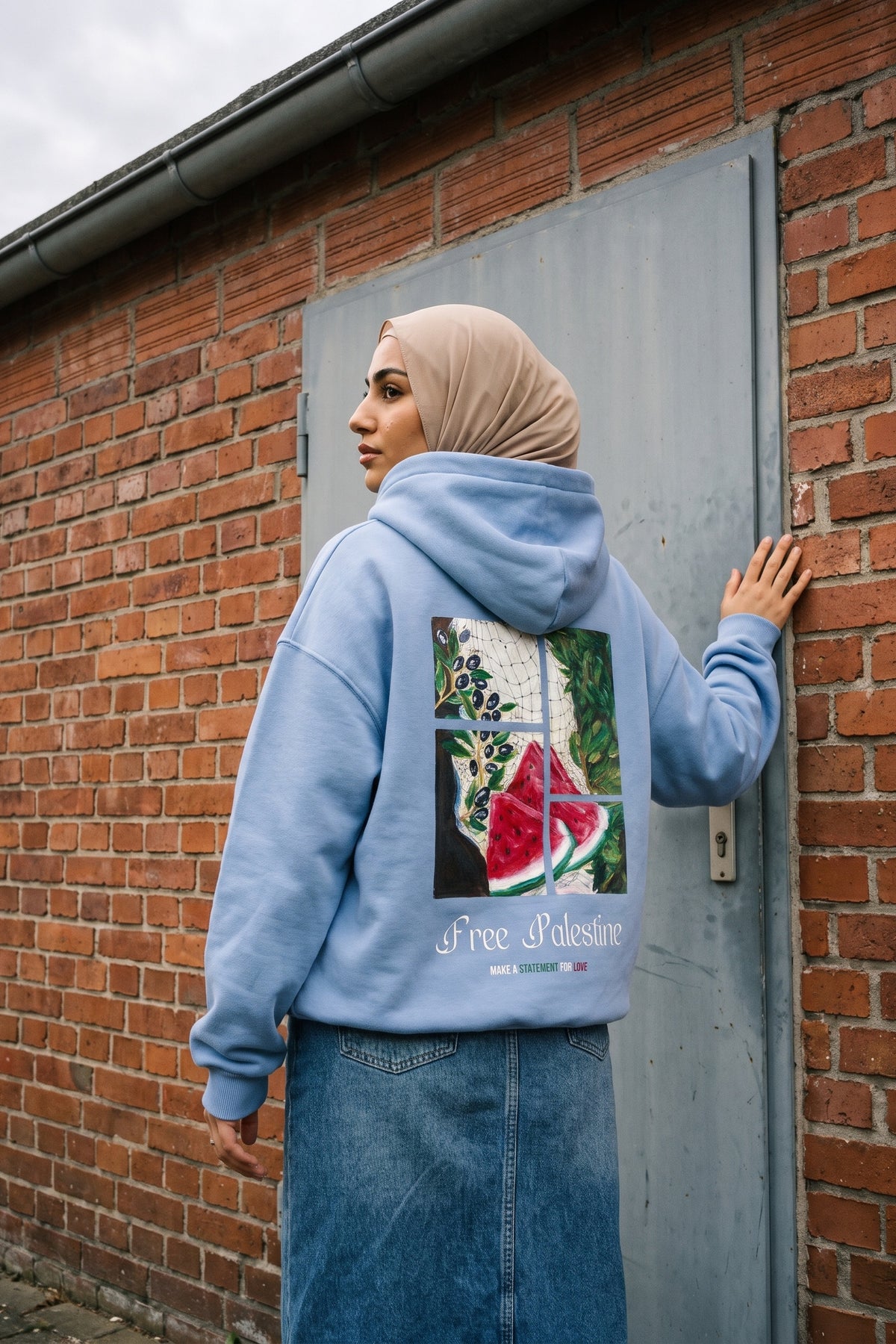 REALSTIL Palestine Oversized Hoodie Powder Blue – Model Damen