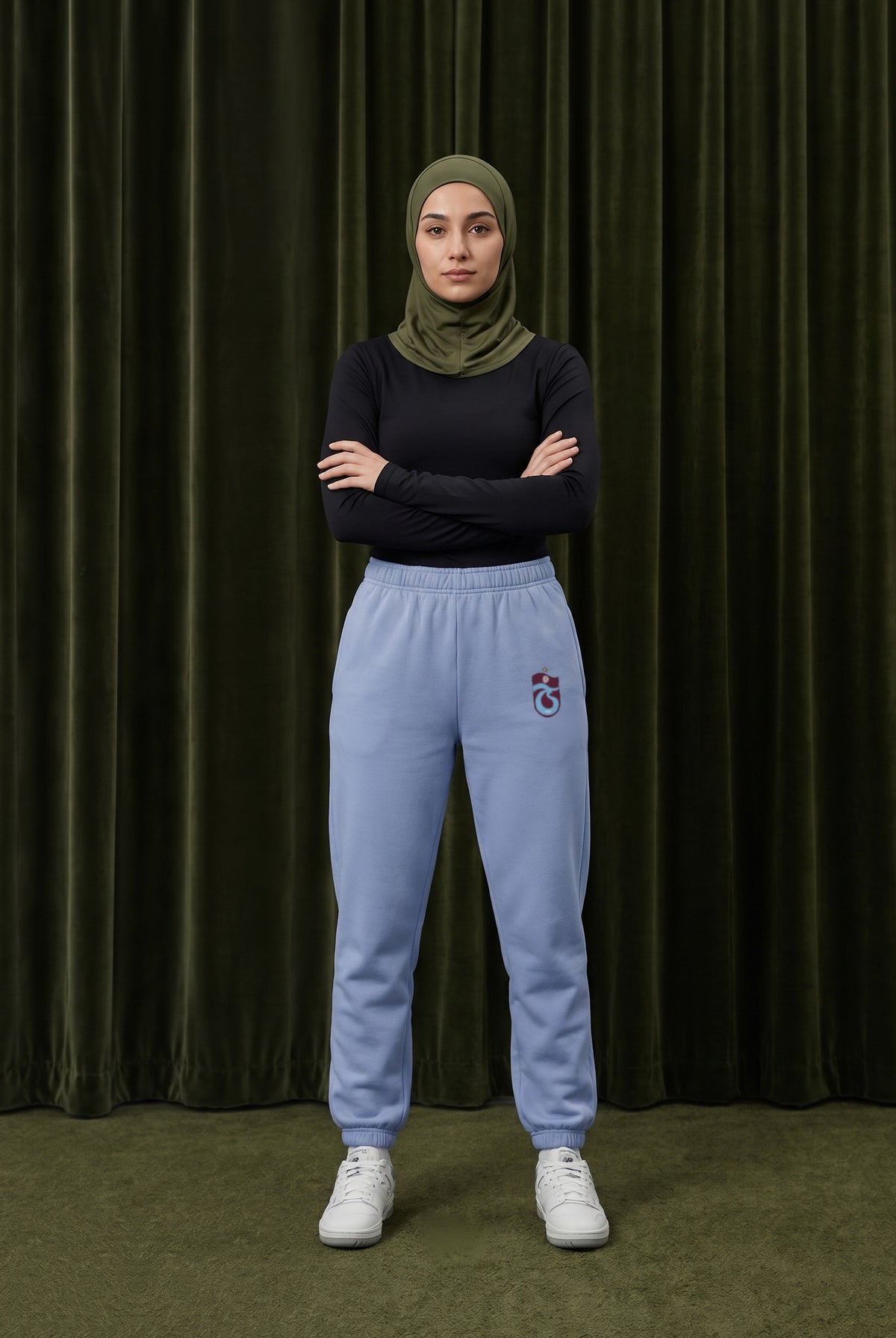 Trabzonspor Jogger in Powder Blue – getragen im Studio