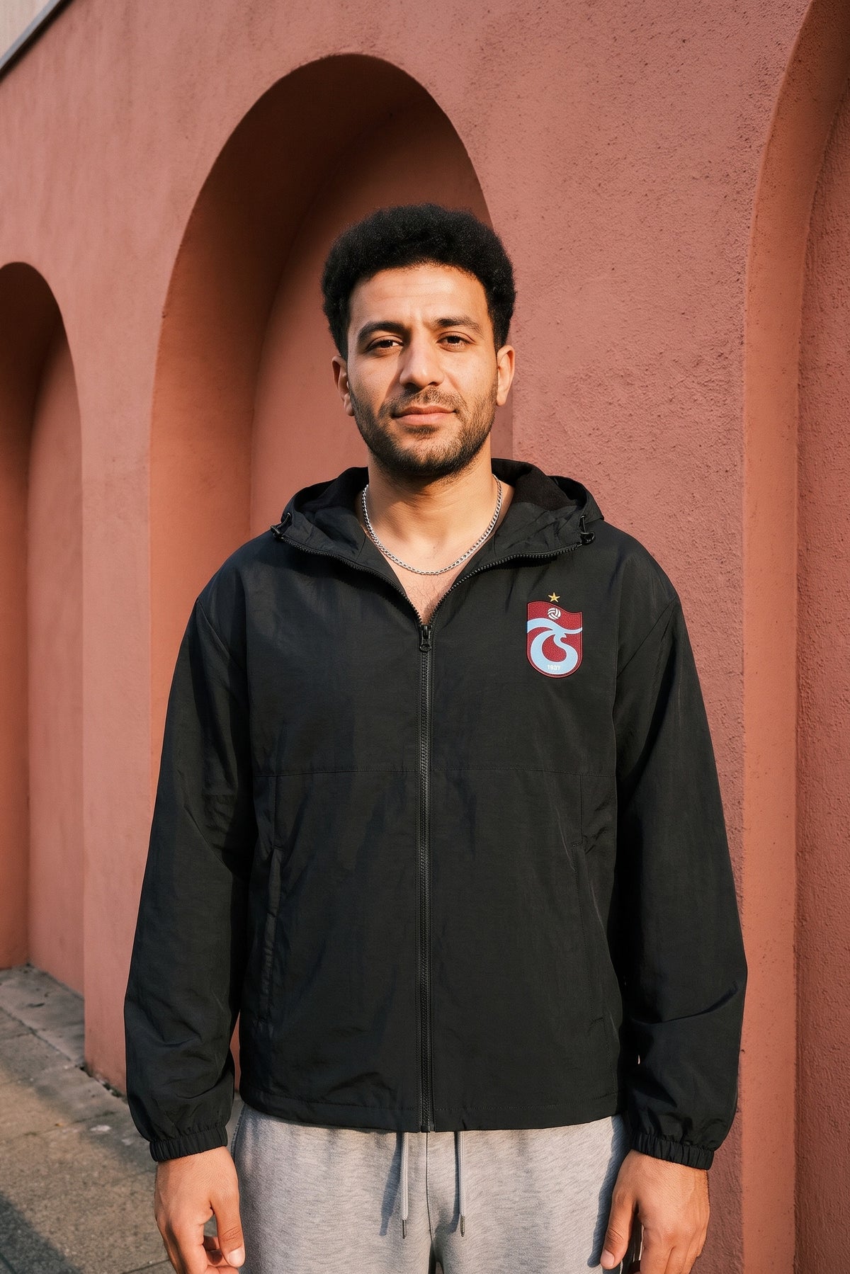 Trabzonspor Windbreaker in Schwarz – Model-Foto Herren