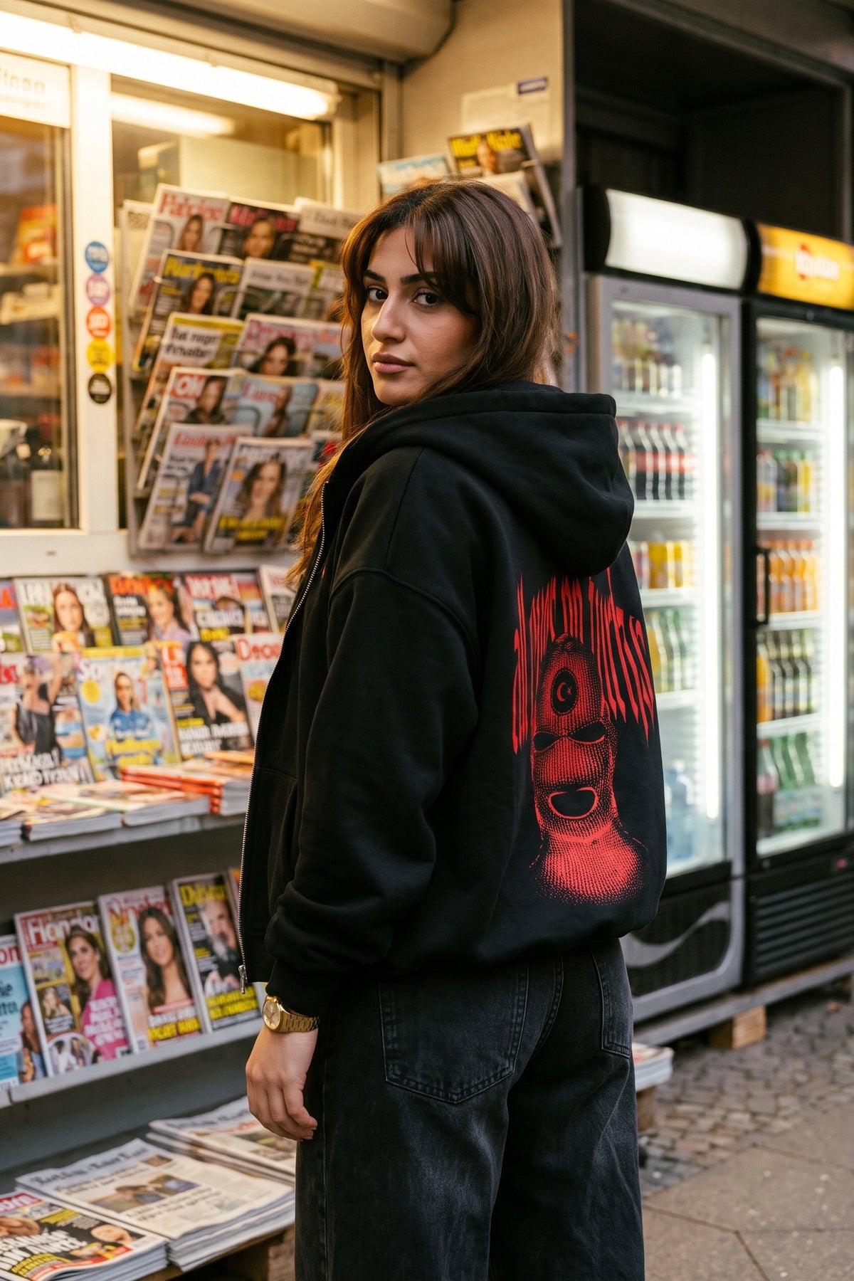REALSTIL Türk Oversized Zipper Hoodie Black – Model Damen