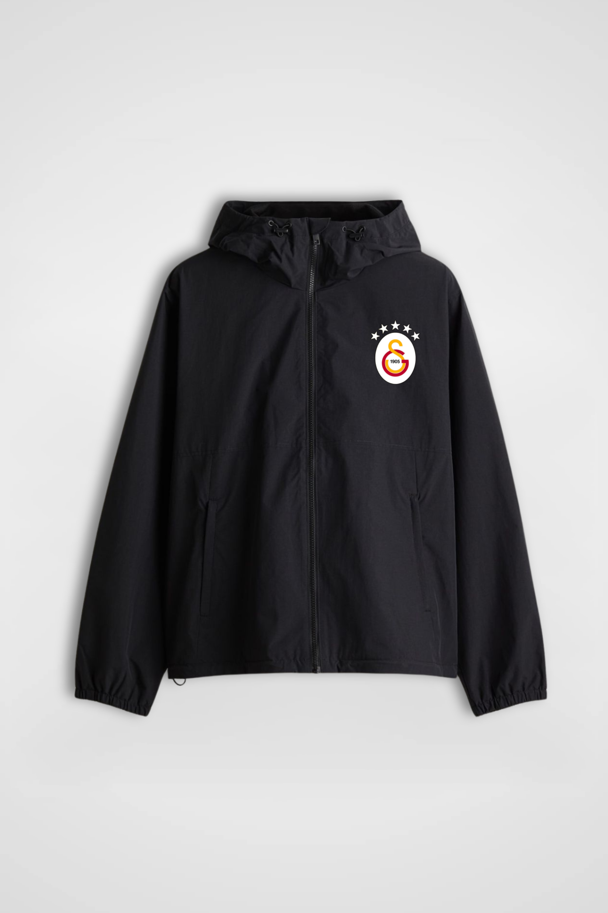 Schwarzer Galatasaray Windbreaker mit rundem Wappen auf der Brust – Vorderansicht