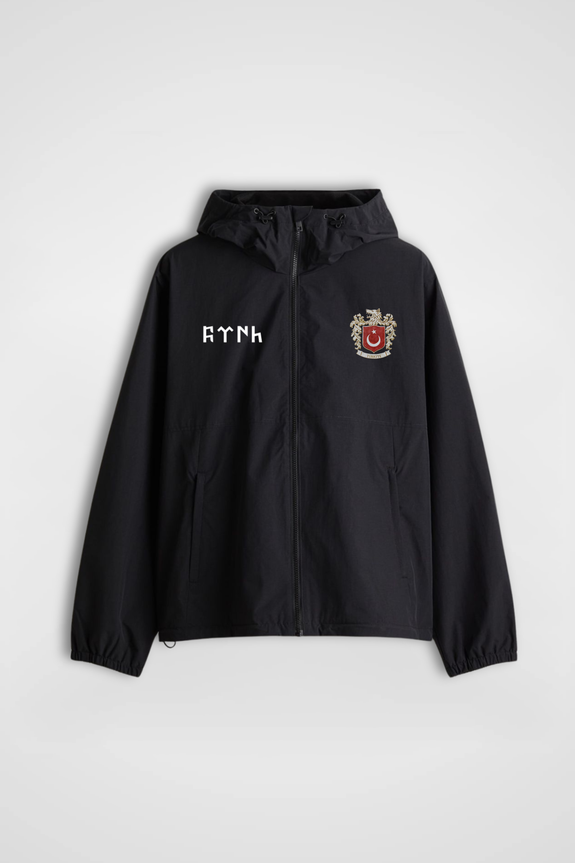 Schwarzer Göktürk Windbreaker mit dezentem Göktürk-Motiv auf der Brust – Vorderansicht