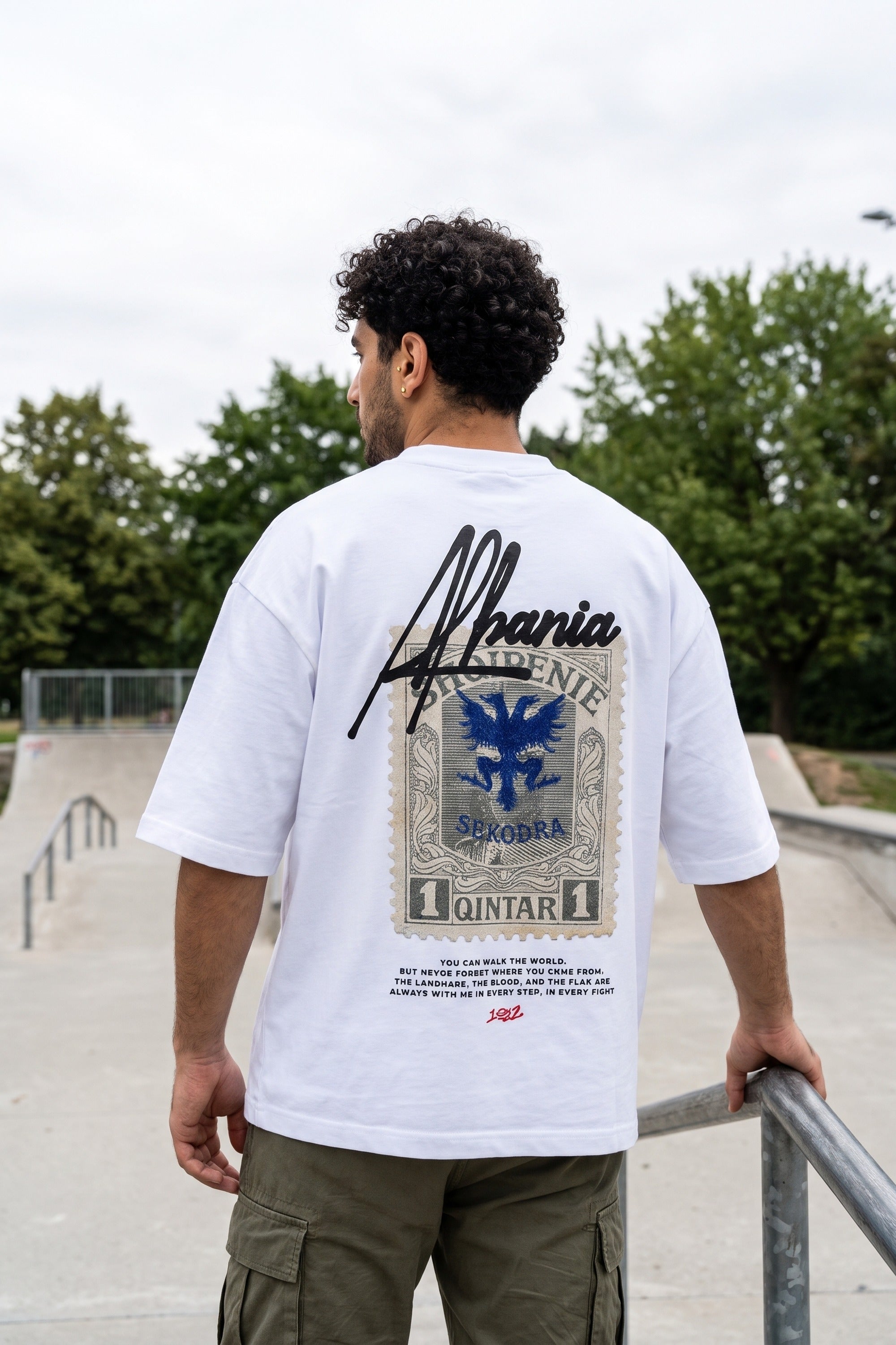 REALSTIL Albania Oversized T-Shirt White – Model Herren