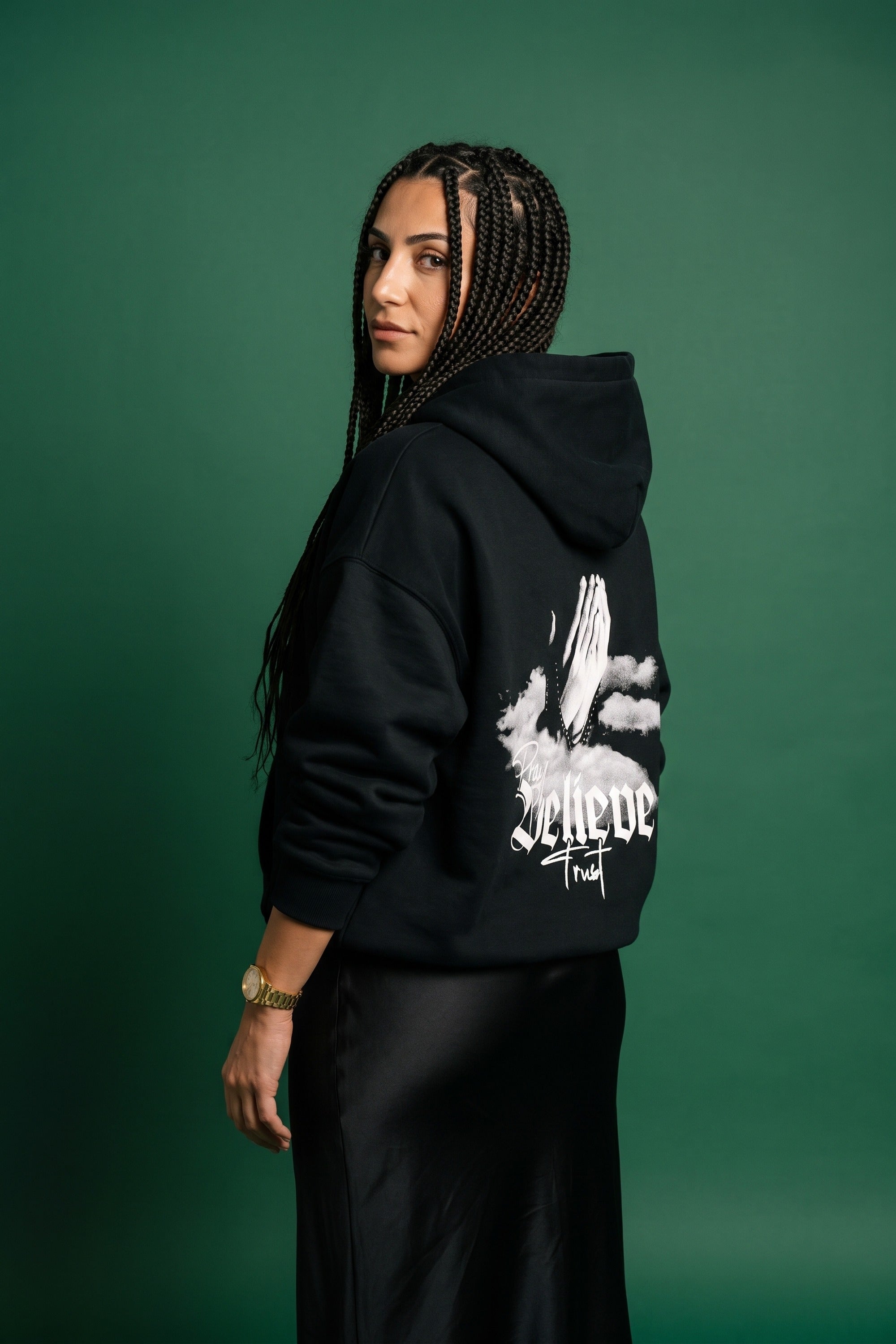 REALSTIL Believe Oversized Hoodie Black – Model Damen