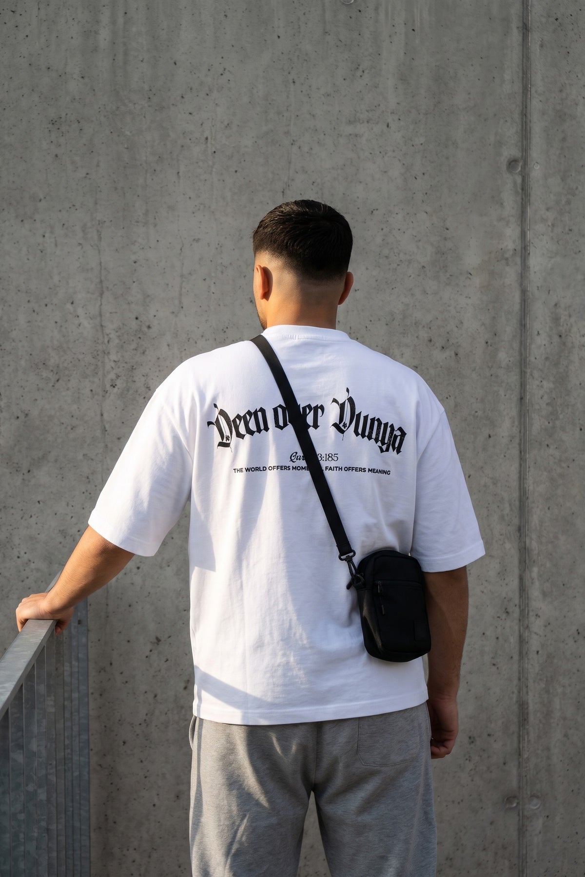 REALSTIL Deen Oversized T-Shirt White – Model Herren