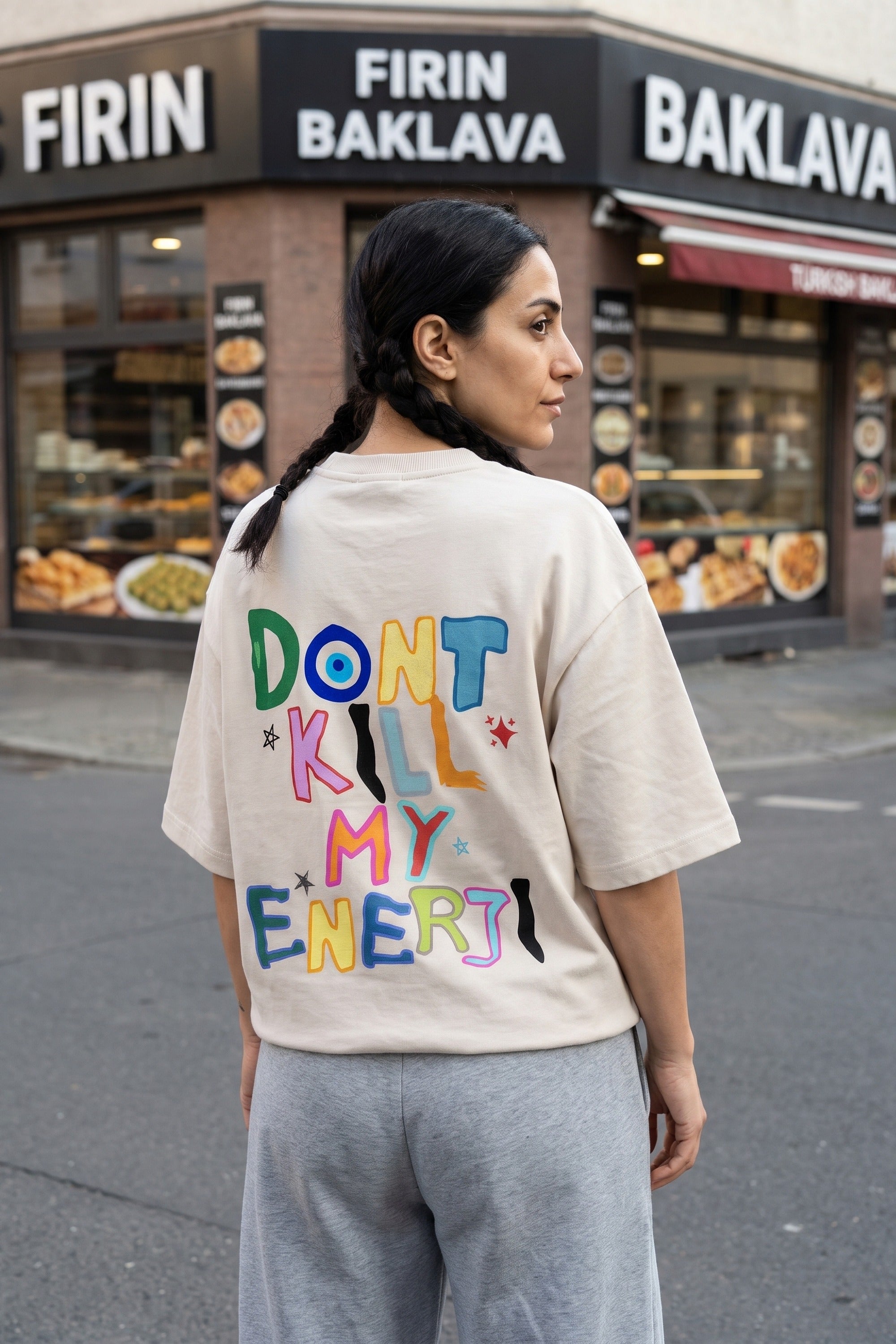 REALSTIL Enerji Oversized T-Shirt Sand – Model Damen