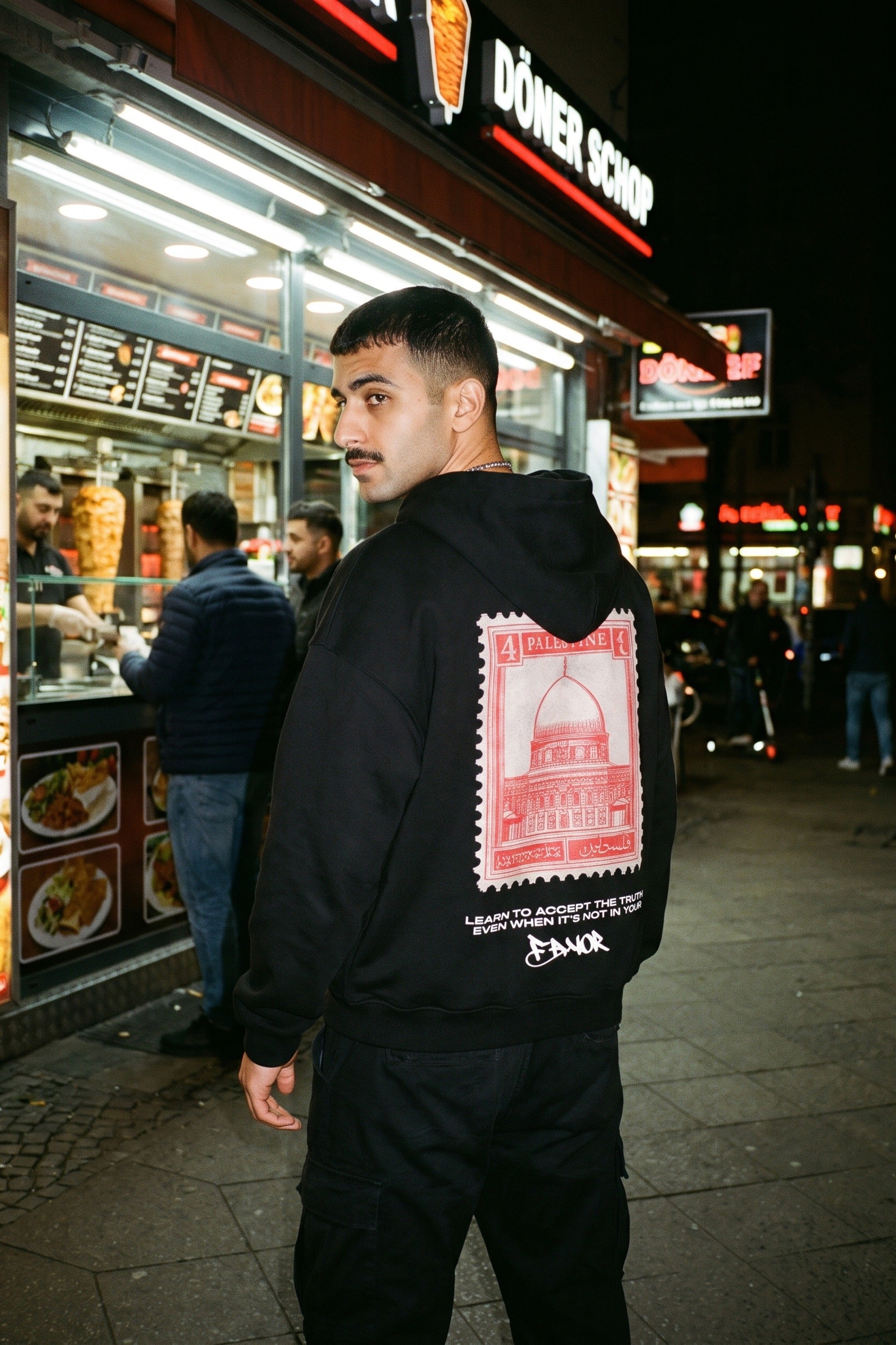 REALSTIL Palestine Oversized Hoodie Black – Model Herren