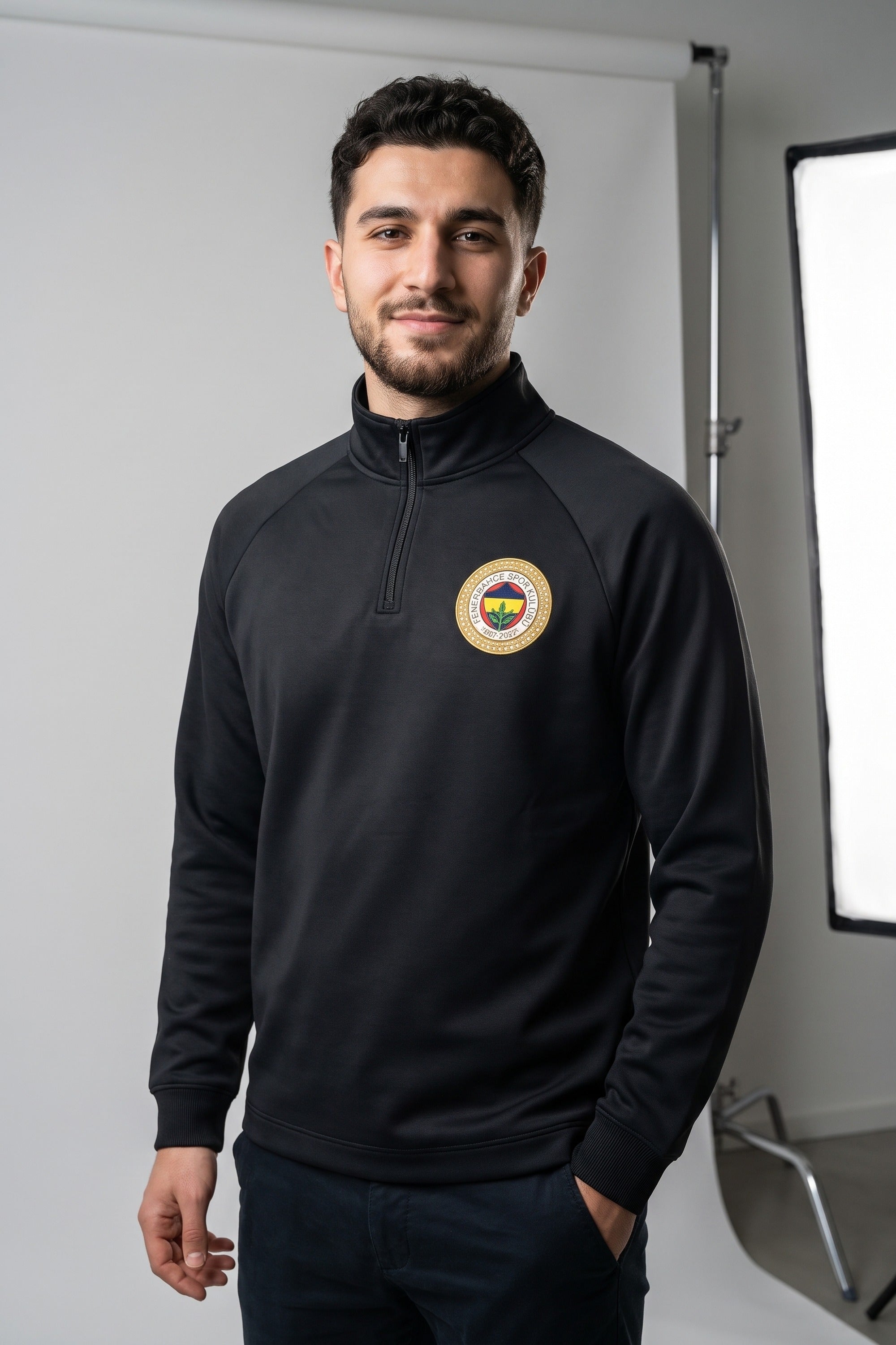 Fenerbahçe Zip Longsleeve Kadıköy in Schwarz – Model-Foto Herren
