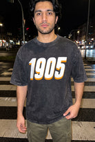 Galatasaray Aslan Washed T-Shirt in Washed Black – Model-Foto Herren, Nahaufnahme Frontprint