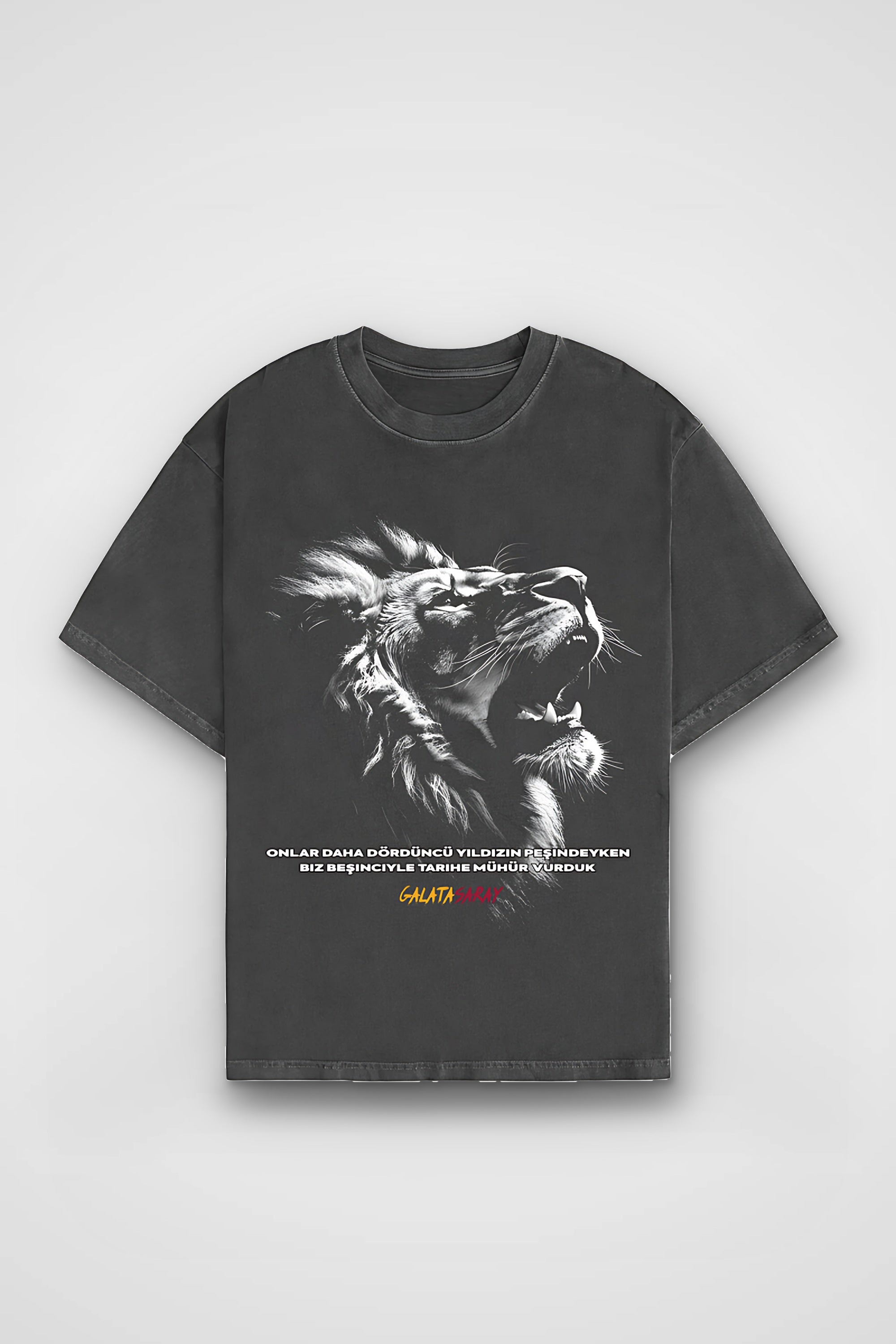 Galatasaray Cim Bom Washed T-Shirt in Washed Black – Produktbild Frontprint