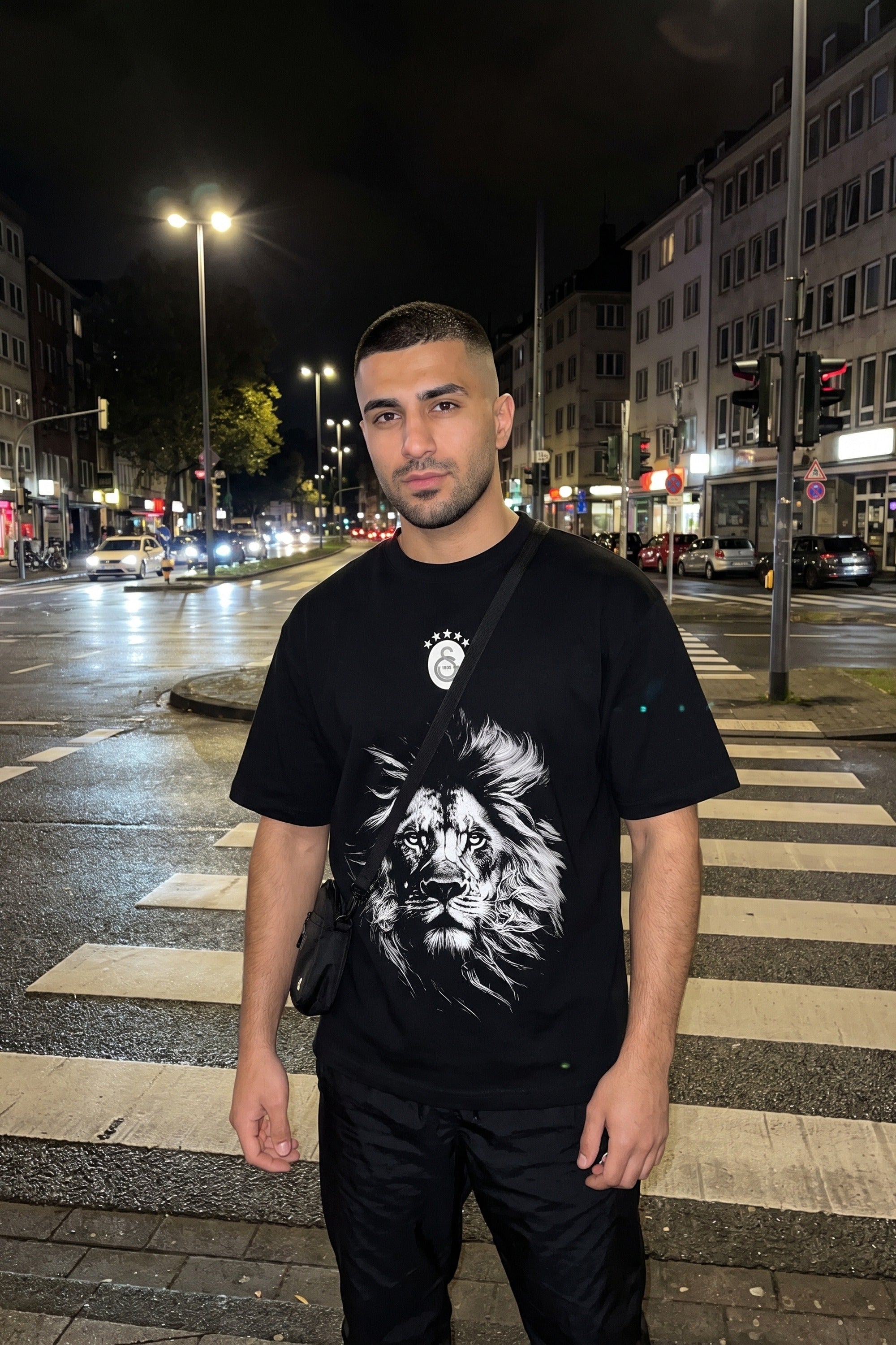 REALSTIL Galatasaray Oversized T-Shirt Black – Model Herren