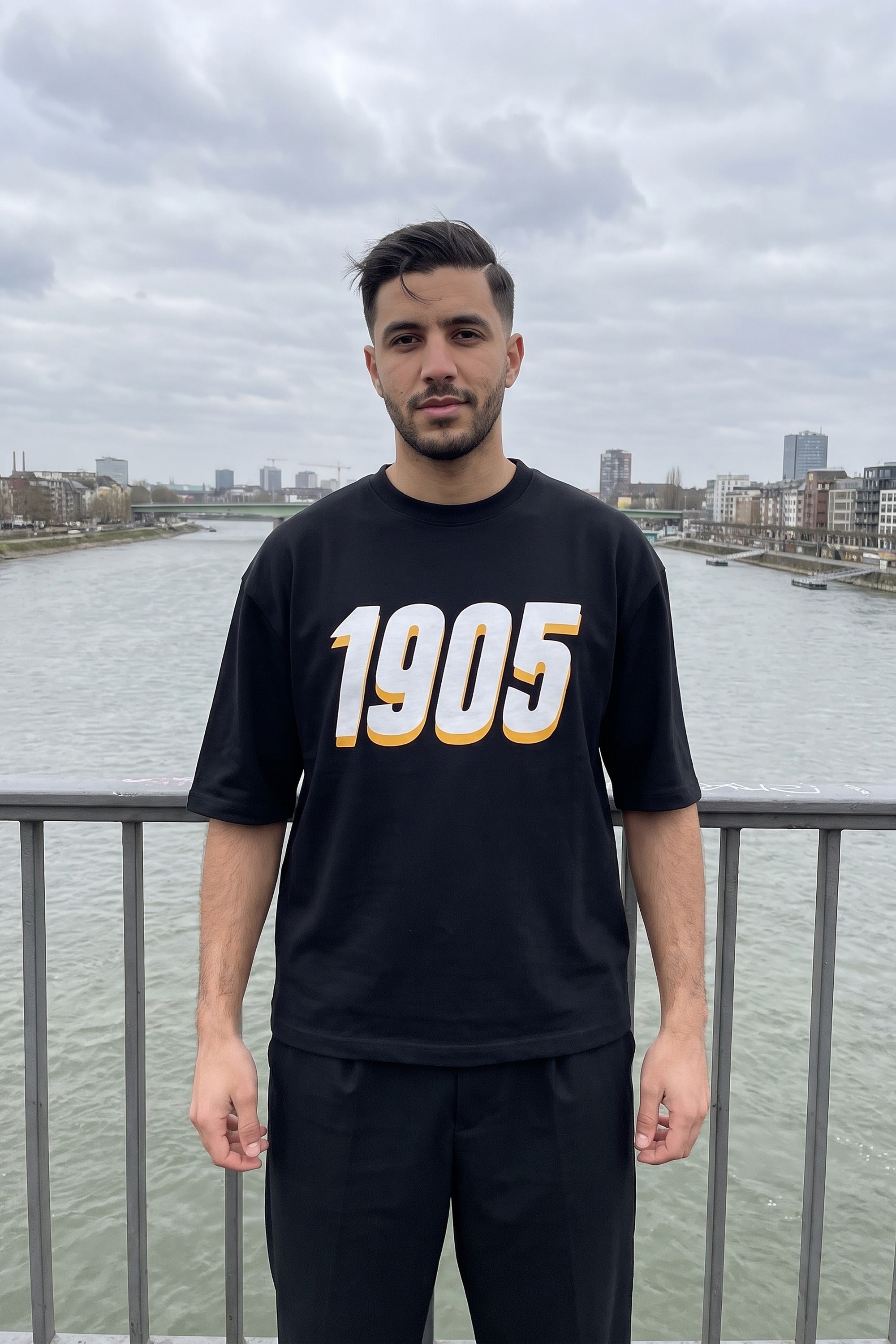 REALSTIL Galatasaray Oversized T-Shirt Black – Model Herren