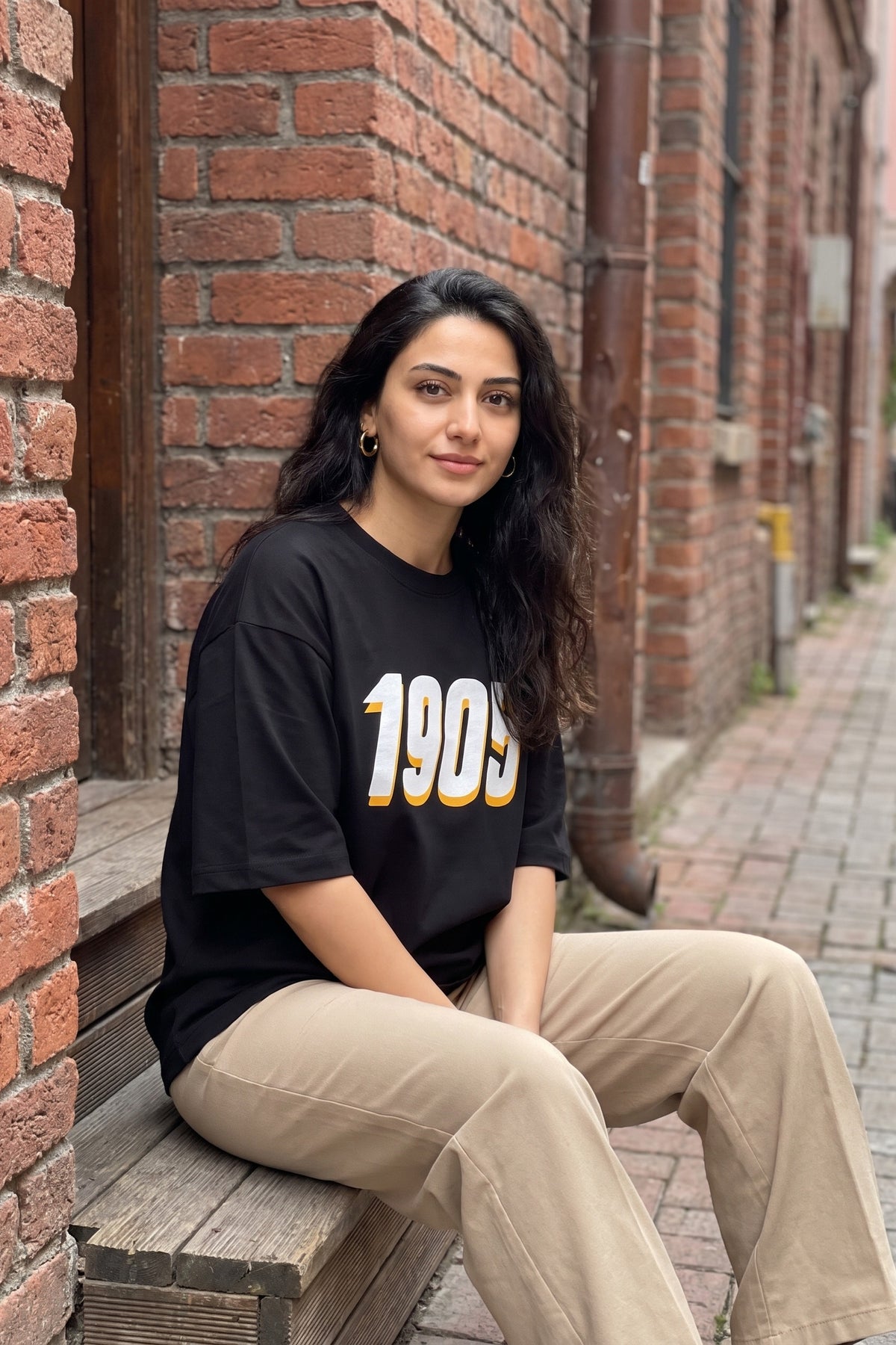 REALSTIL Galatasaray Oversized T-Shirt Black – Model Damen