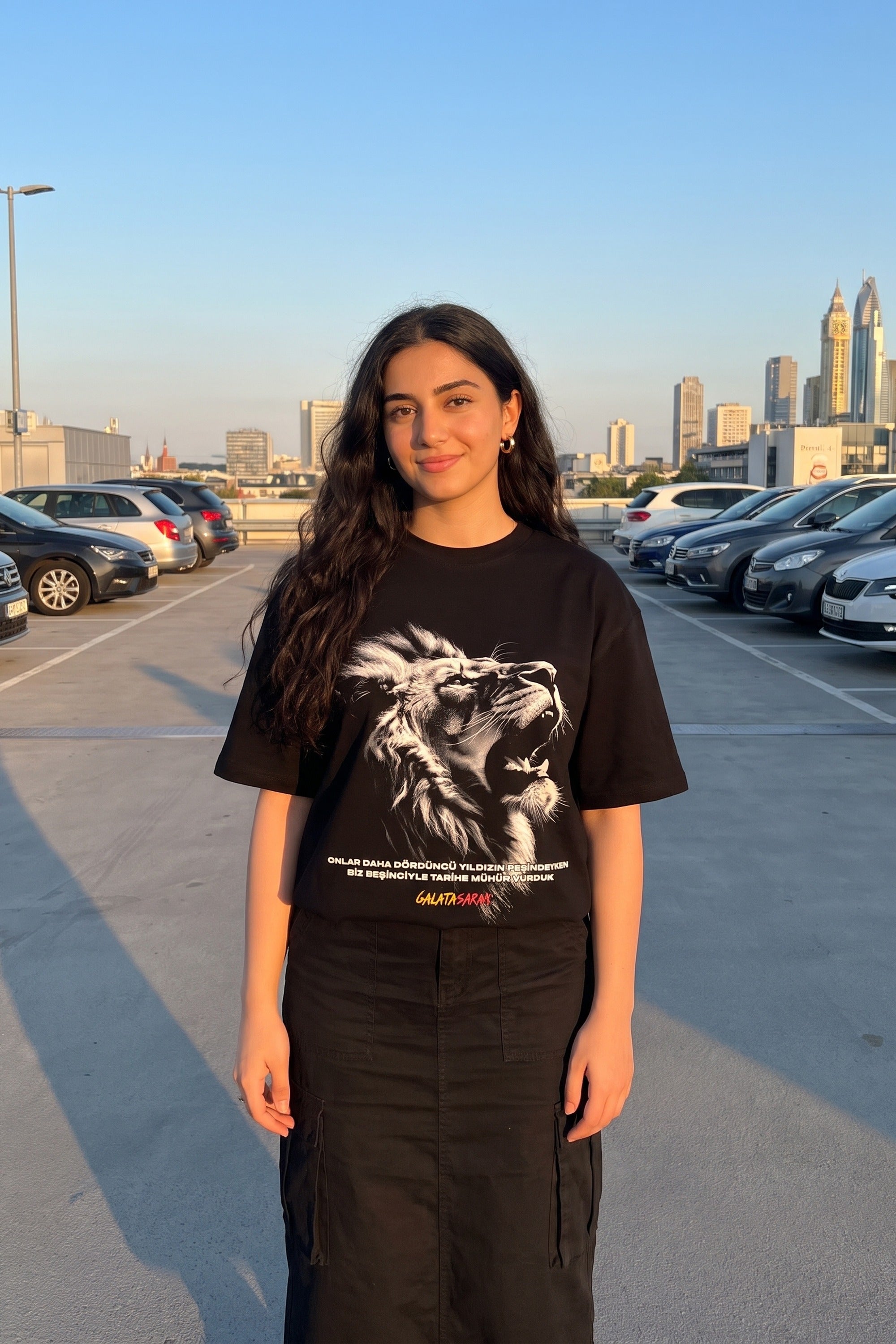 REALSTIL Galatasaray Oversized T-Shirt Black – Model Damen