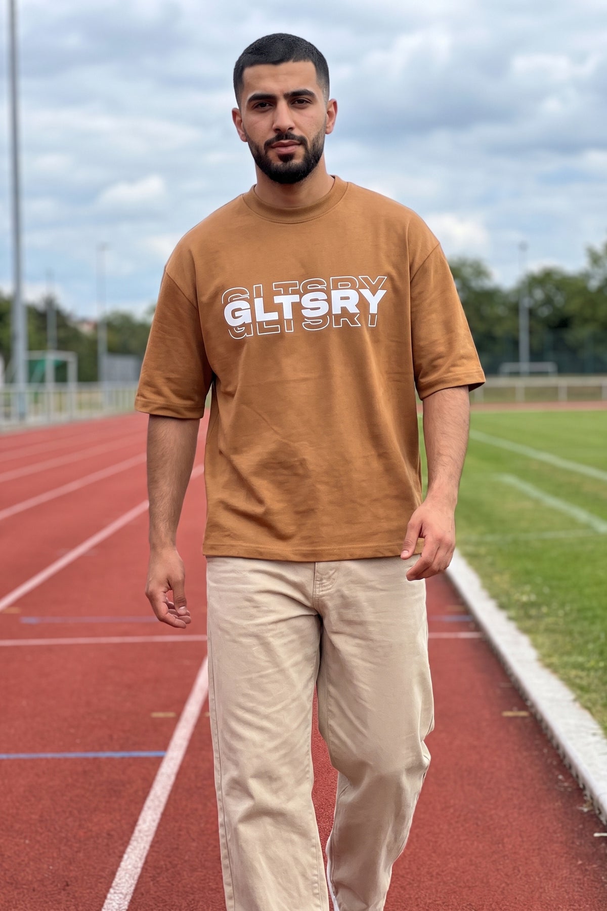 REALSTIL Galatasaray Oversized T-Shirt Amber – Model Herren