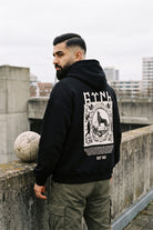 REALSTIL Göktürk Oversized Hoodie Black – Model Herren