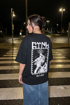 REALSTIL Göktürk Oversized T-Shirt Black – Model Damen