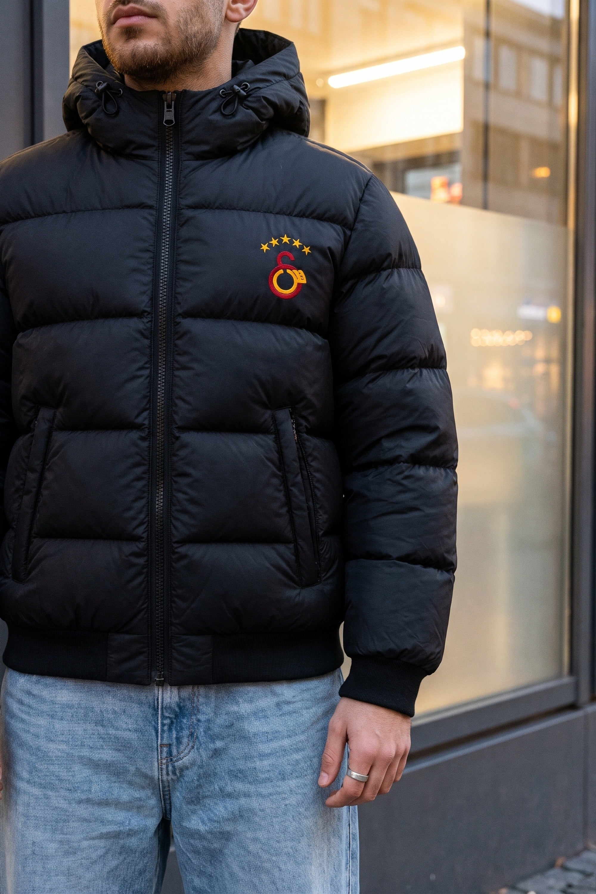 Galatasaray Steppjacke – Cimbom in Schwarz – Model-Foto Herren