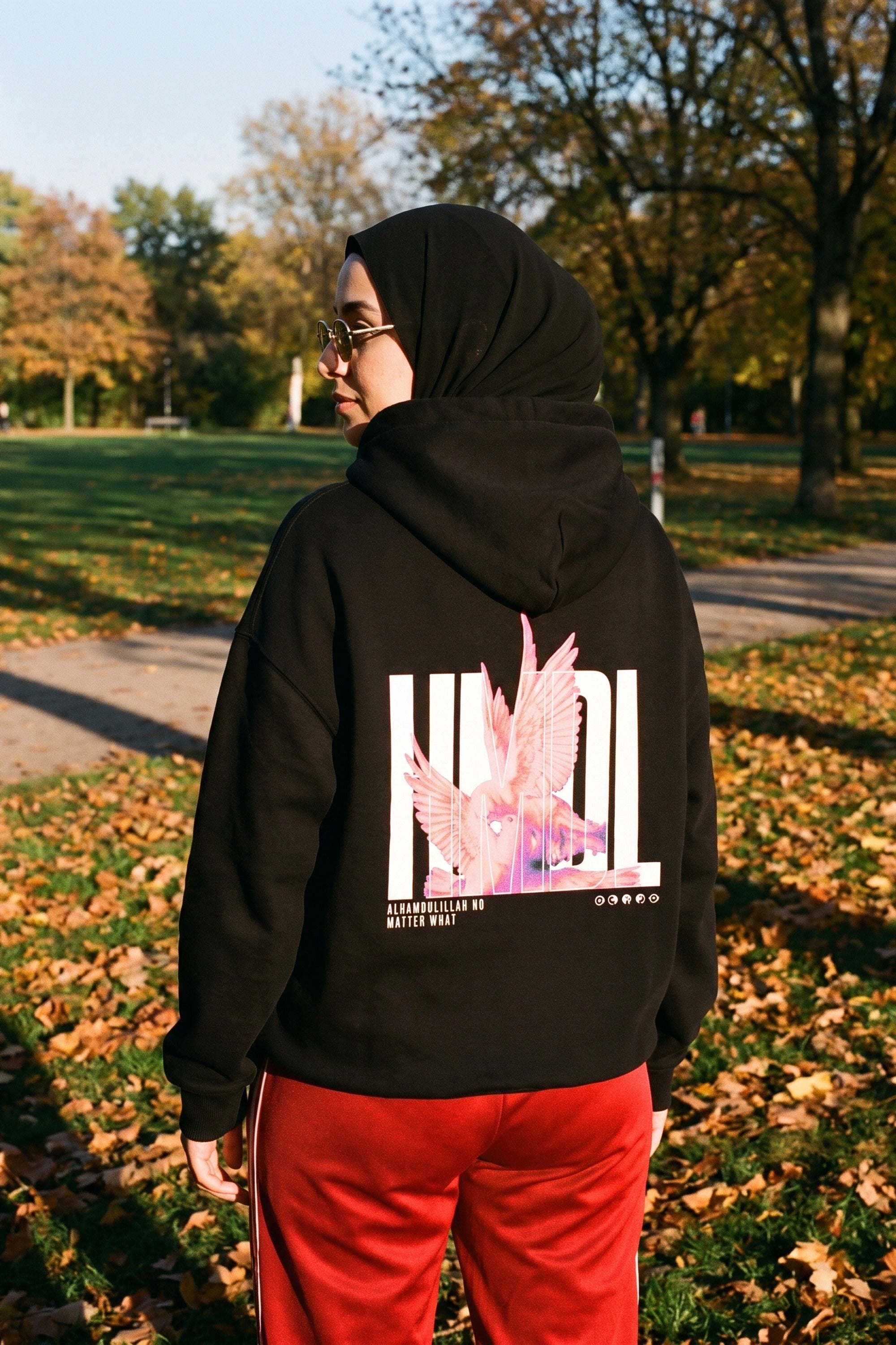 REALSTIL HMDL Oversized Hoodie Black – Model Damen