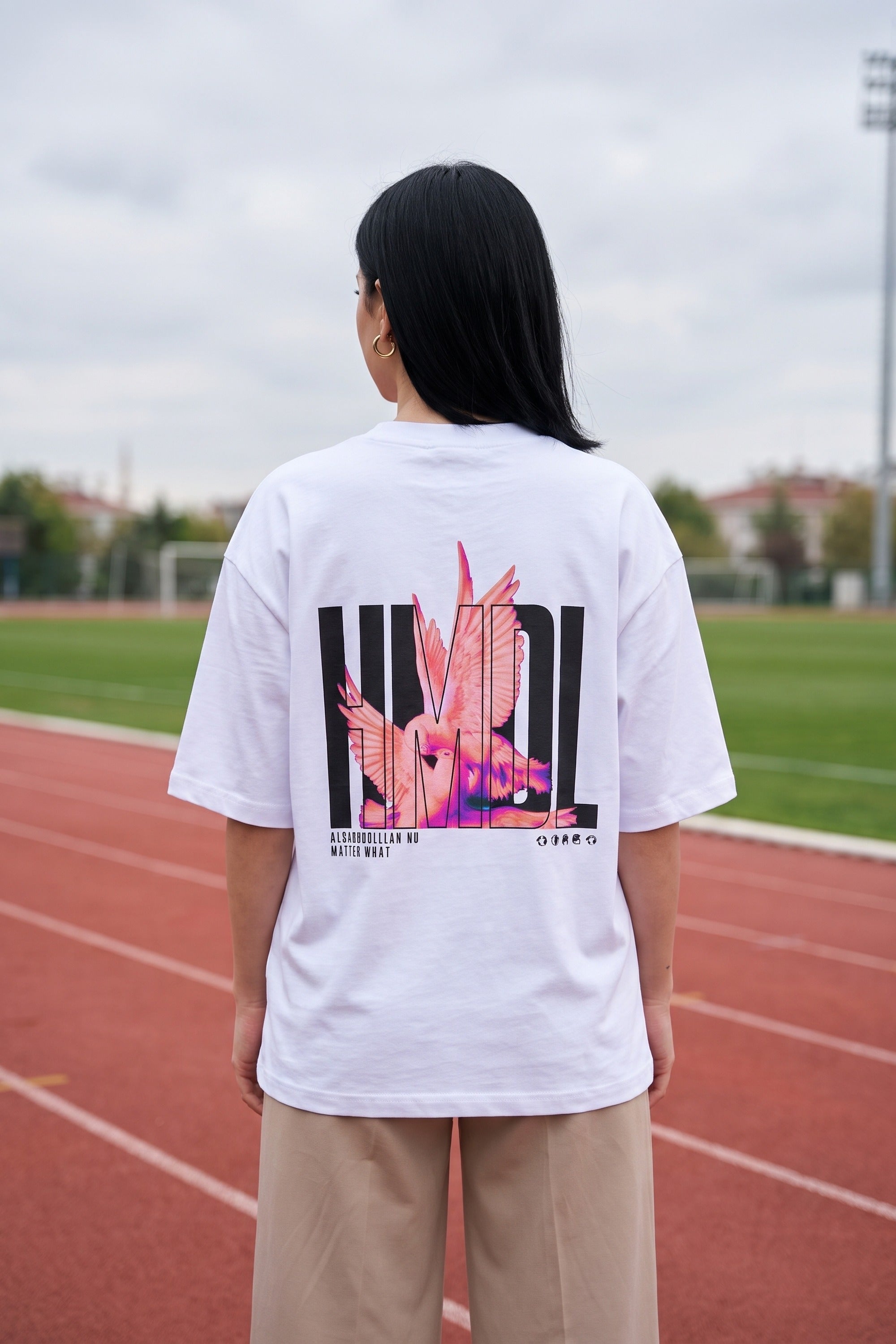 REALSTIL HMDL Oversized T-Shirt White – Model Damen