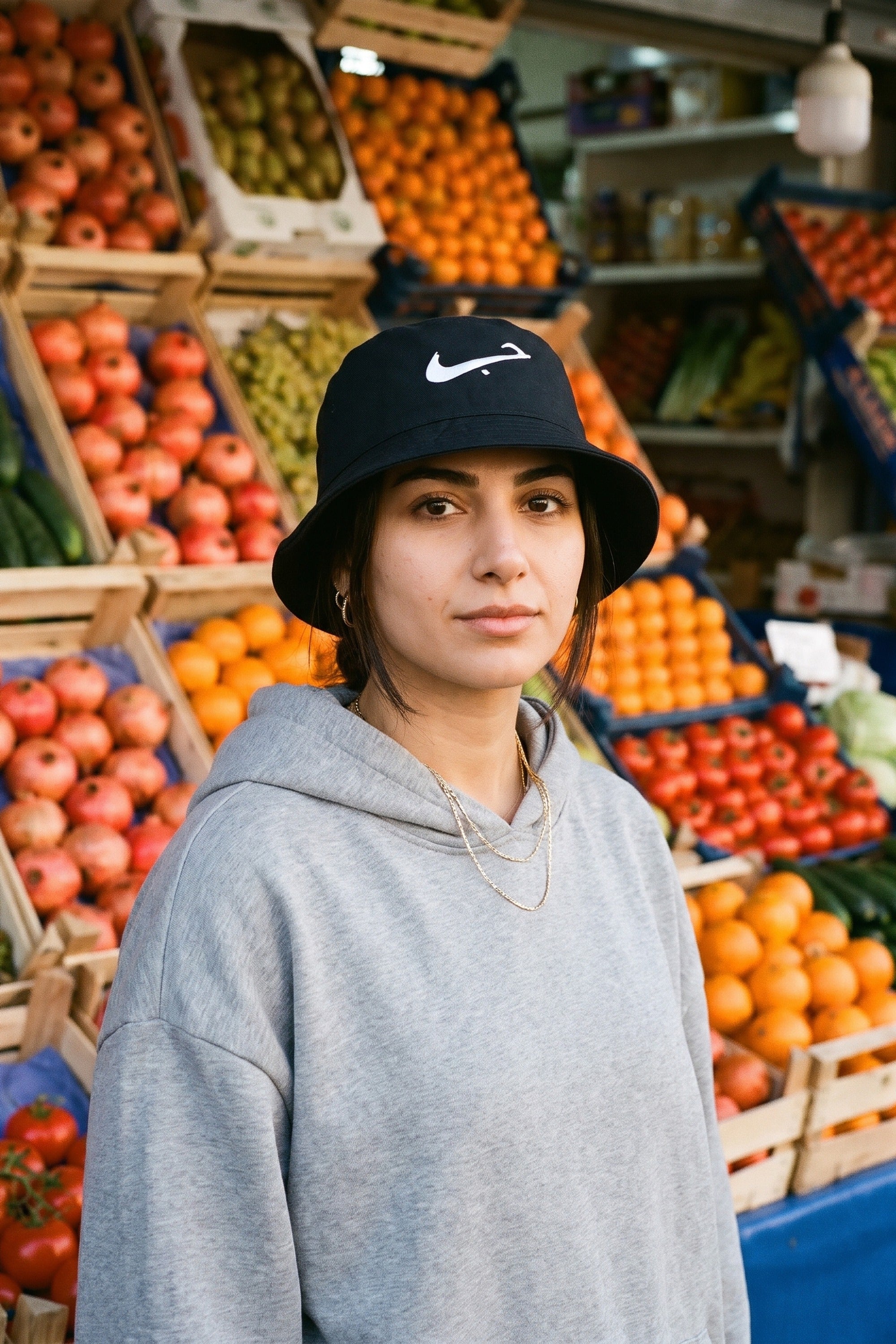 Hubb Bucket Hat – Muhabbet – Model-Foto