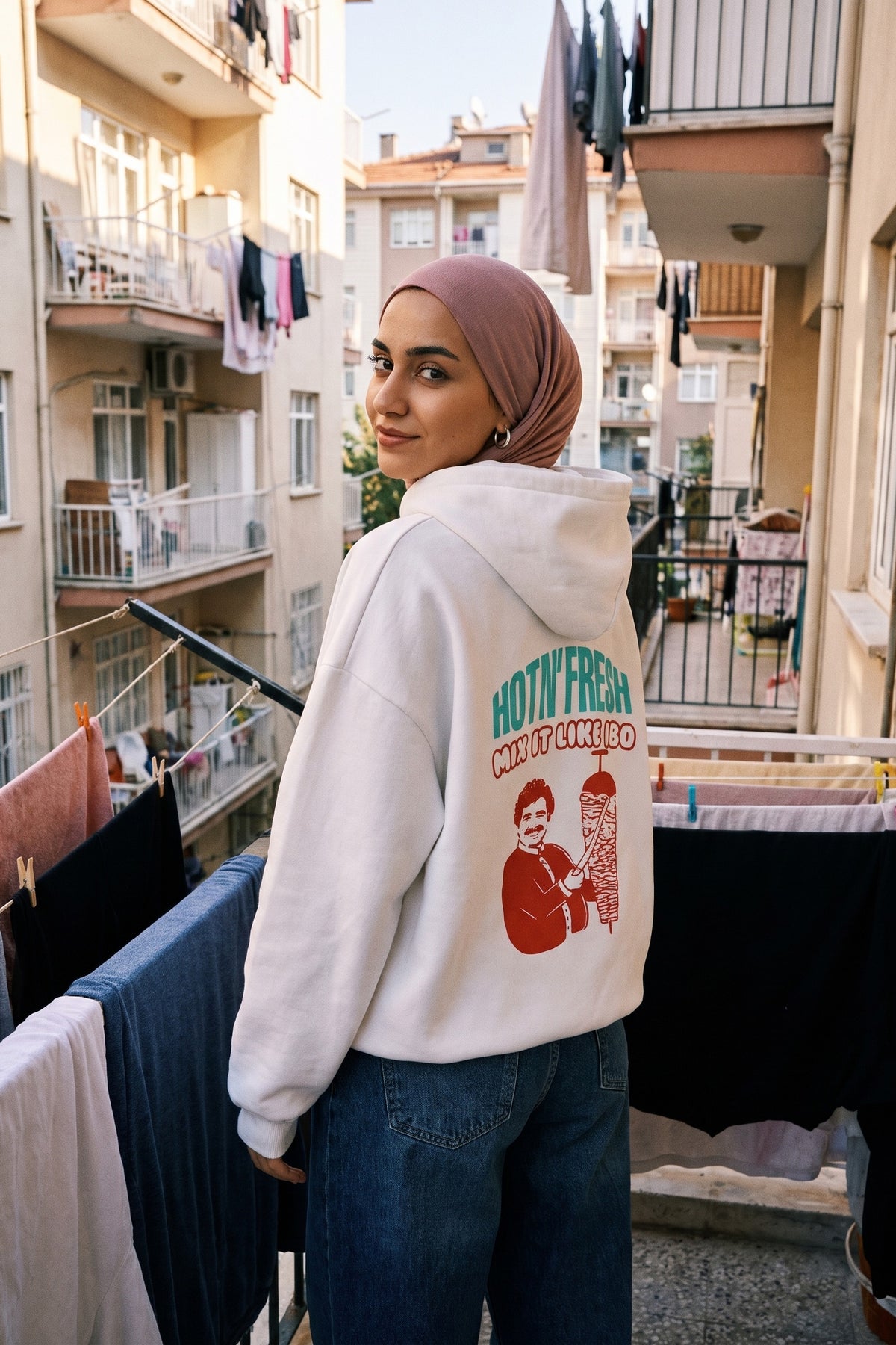 REALSTIL İbrahim Tatlıses Oversized Hoodie White – Model Damen