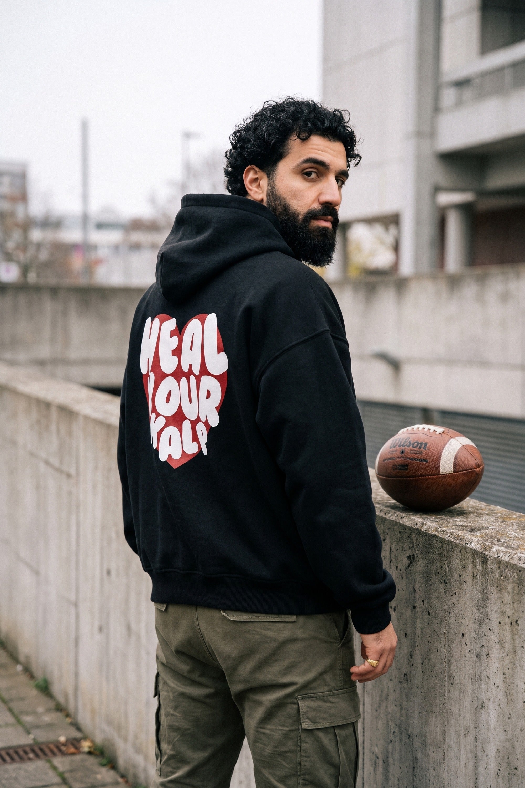 REALSTIL Kalp Oversized Hoodie Black – Model Herren