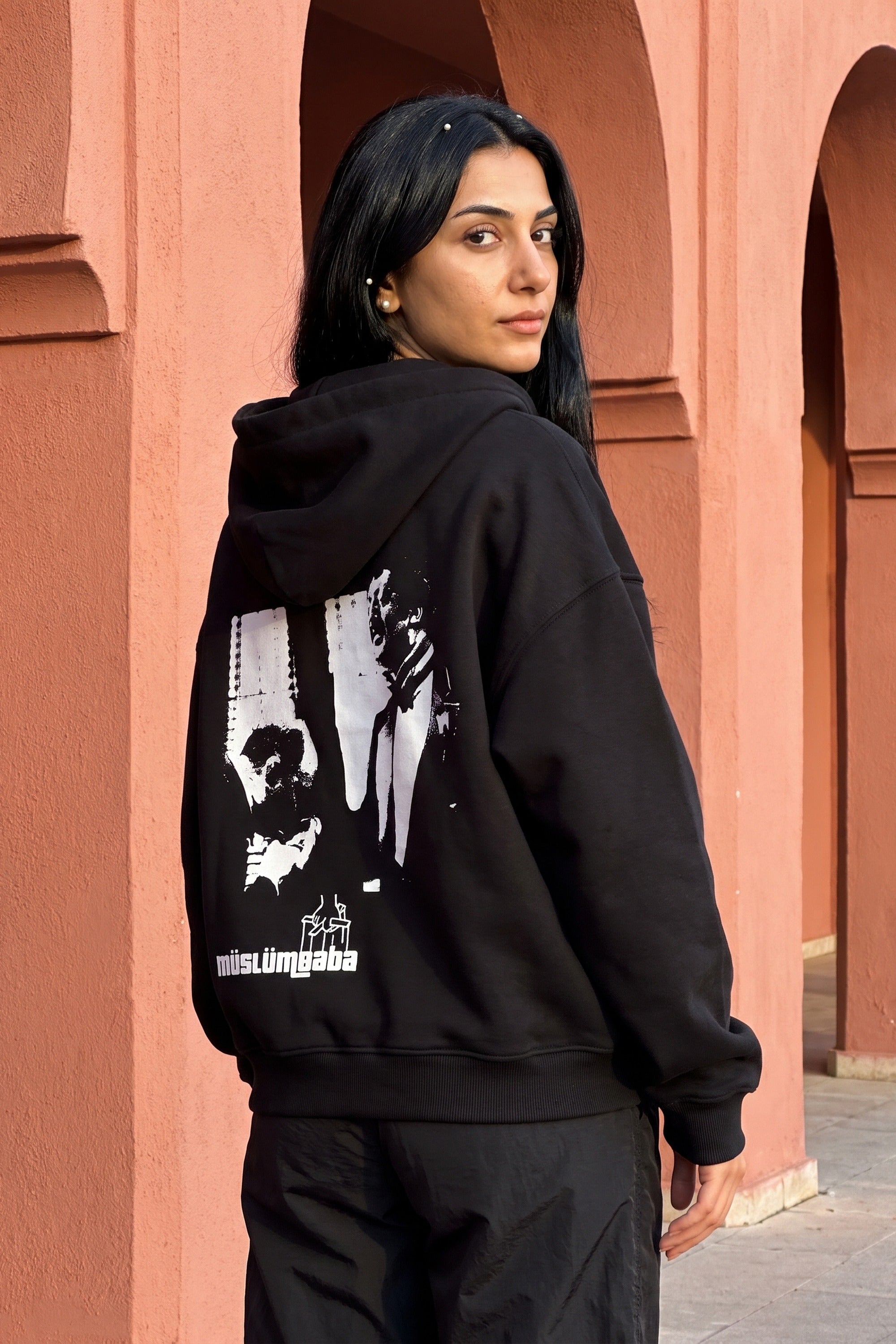 REALSTIL Müslüm Gürses Oversized Zipper Hoodie Black – Model Damen