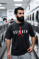 Osimhen Washed T-Shirt in Washed Black – Model-Foto Herren, Nahaufnahme Frontprint