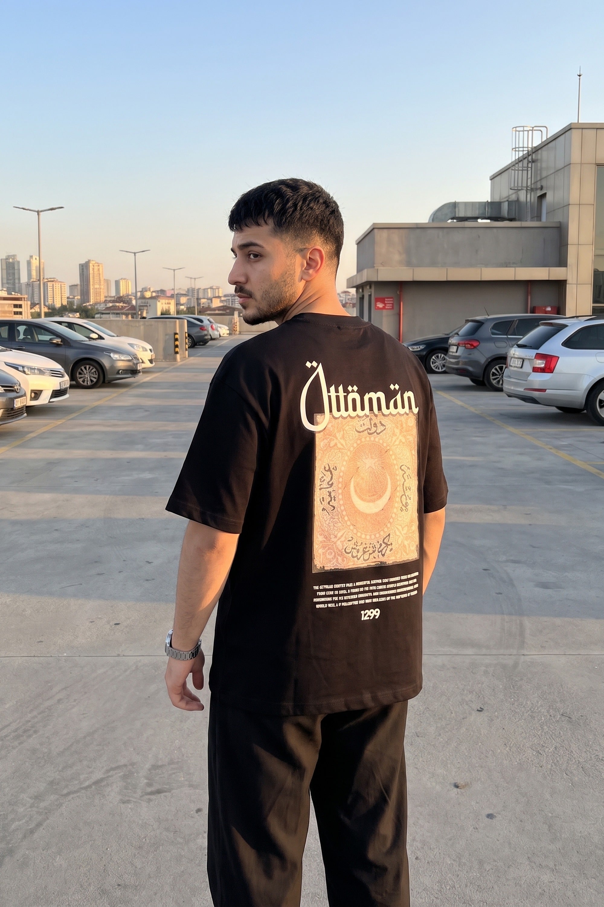 REALSTIL Ottoman Oversized T-Shirt Black – Model Herren