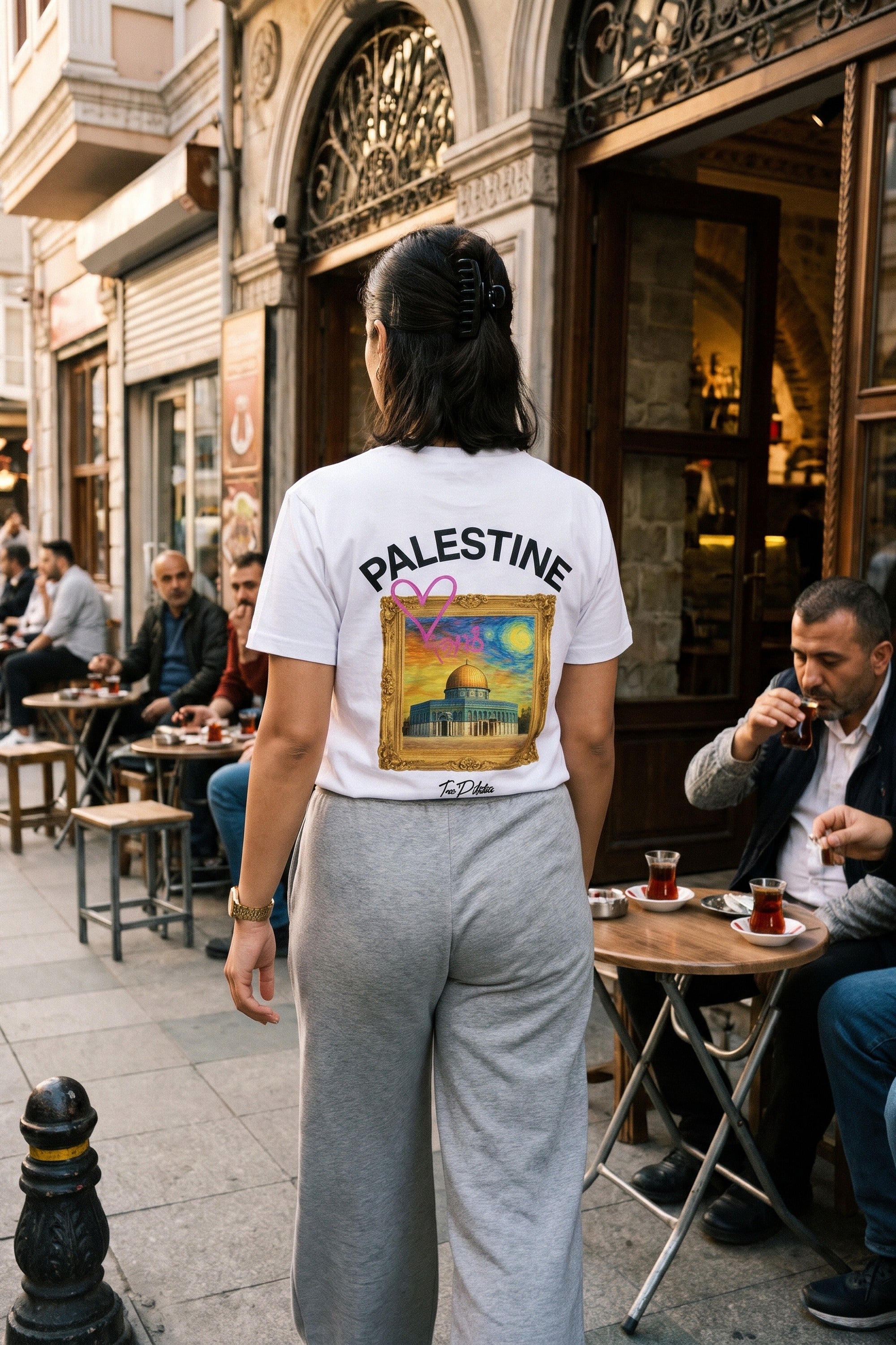 REALSTIL Palestine Regular Fit T-Shirt White – Model Damen