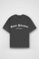 Saint Palestine Washed T-Shirt in Washed Black – Produktbild Frontprint