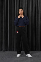 Türkiye Oversized Jogger in Schwarz – getragen im Studio