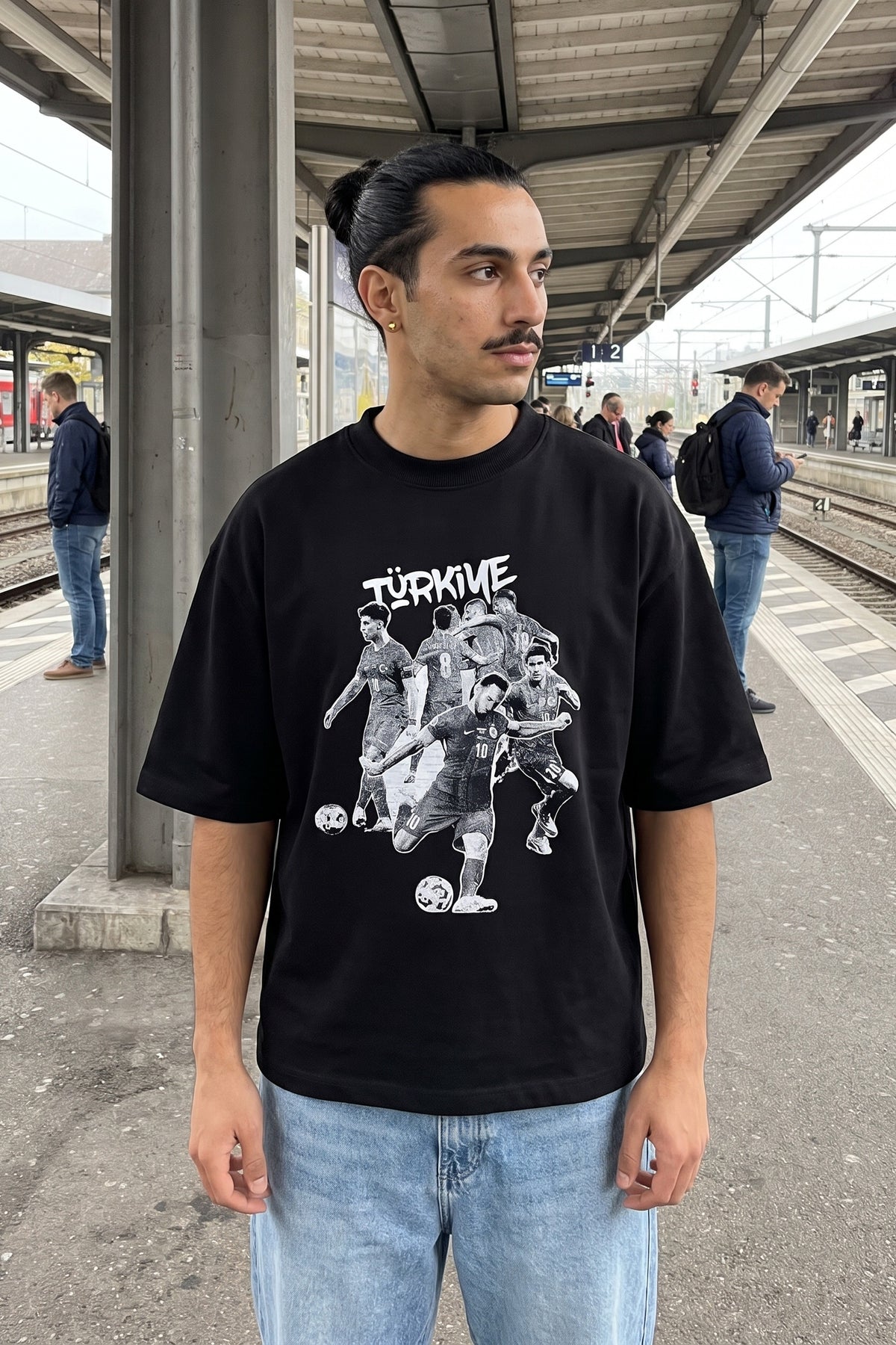 REALSTIL Türkiye Oversized T-Shirt Black – Model Herren