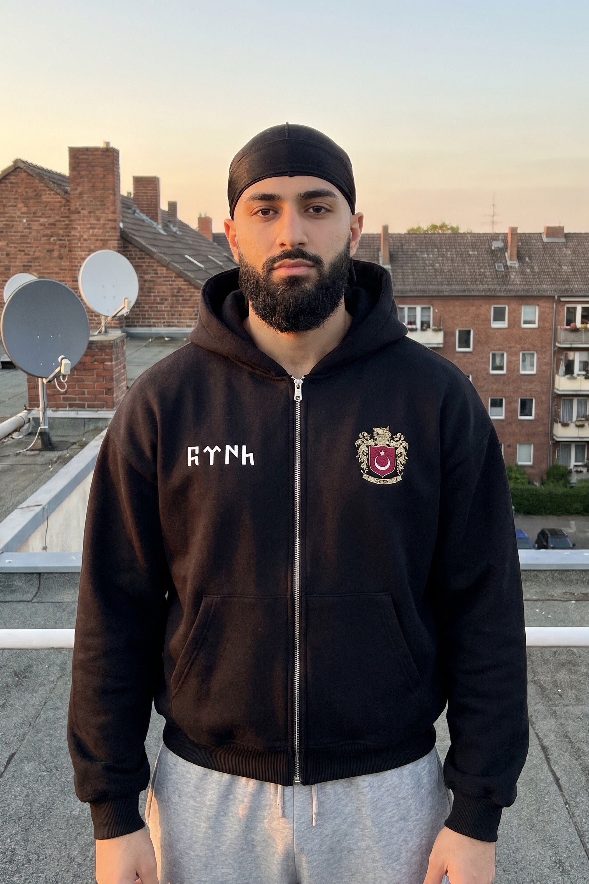 REALSTIL Türkiye Oversized Zipper Hoodie Black – Model Herren