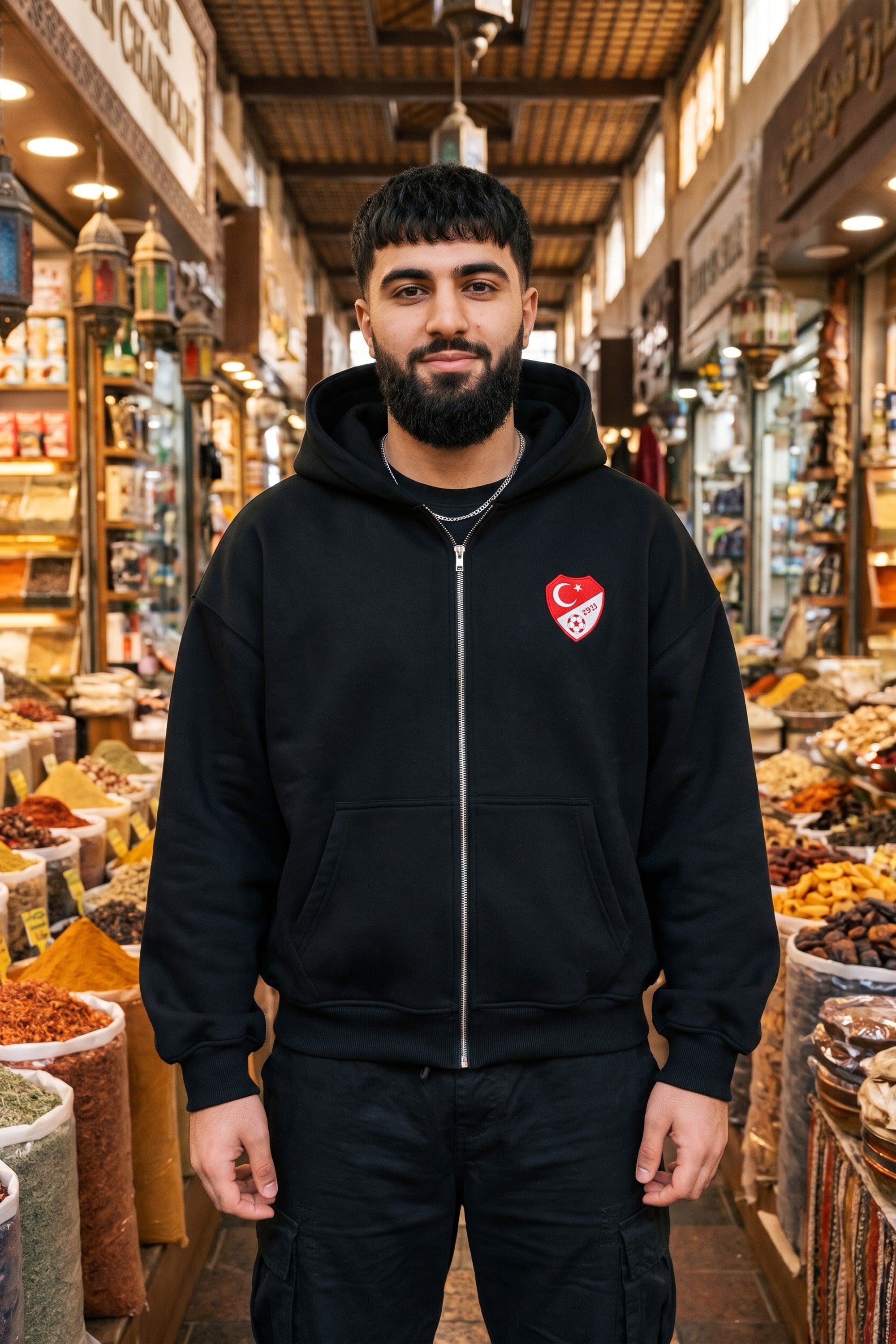 REALSTIL Türkiye Oversized Zipper Hoodie Black – Model Herren